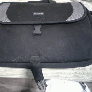 15.6" Traditional Notepac Laptop Case USED